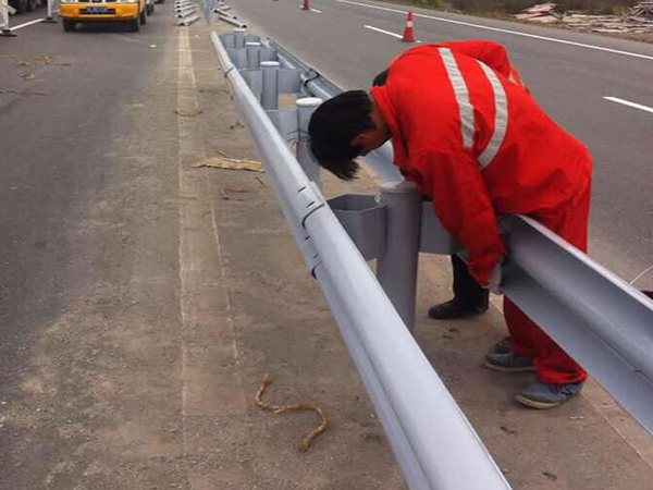 重慶高速公路防撞護欄板 重慶高速公路防撞護欄板